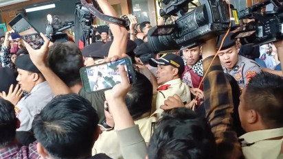 Pembacaan Vonis SYL Berakhir Ricuh, Kamera Wartawan Rusak dan Pembatas Sidang Roboh