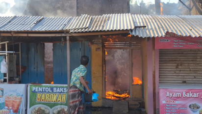 Diduga Korsleting Listrik, Sebuah Rumah di Brebes Ludes Dilalap si Jago Merah