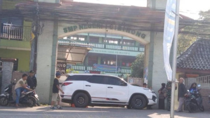 Gegara Anak Tak Diterima Masuk Sekolah, Orang Tua Murid Blokade Gerbang Sekolah