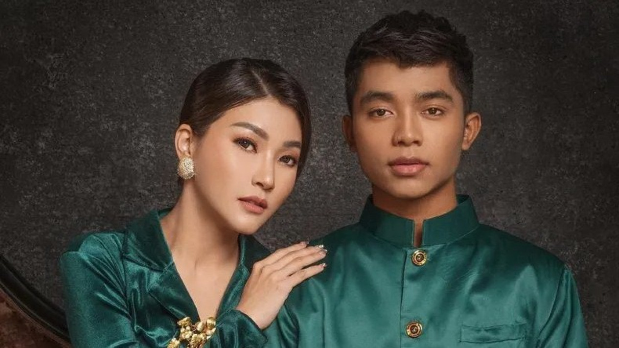 Pria Indigo ini Jauh-jauh Hari Pernah Ramalkan Betrand Peto Anak Angkat Sarwendah Nantinya Bakal Menikah dengan Wanita yang Jauh Lebih Tua, Siapa ya?
            - galeri foto