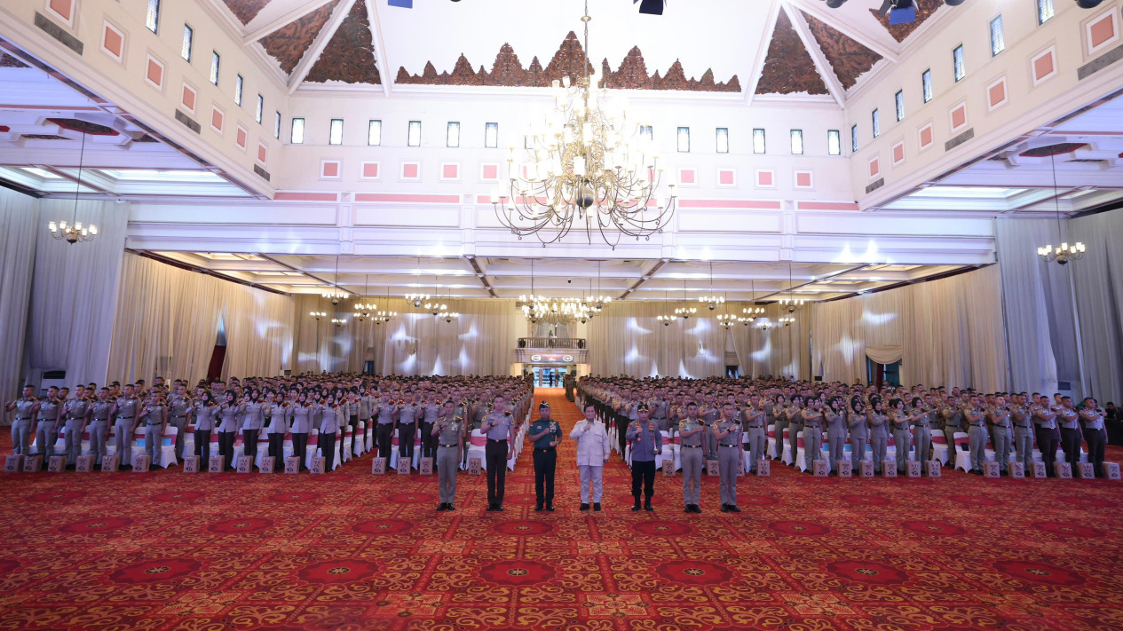 Prabowo Berikan Pembekalan kepada Capaja TNI-Polri: Kita Butuh Tentara yang Kuat, Kepolisian yang Hebat
            - galeri foto