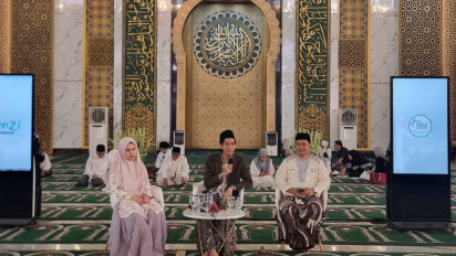 Majelis Subuh Genzi Masjid Al-Akbar Surabaya Adakan Tausiyah, Undang Gus Rifqil dan Ning Imaz