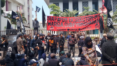 Diminta Segera Proses Tersangka Mafia Tanah, Ratusan Warga Dago Elos Bandung Geruduk Gedung Kejaksaan Tinggi Jabar