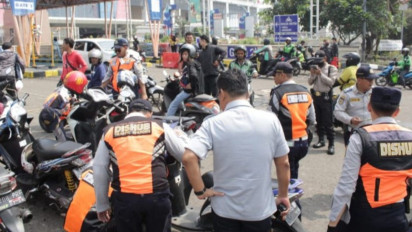 Parkir Liar di Tanah Abang Patok Harga hingga Rp100 Ribu, Rano Karno Geram Turunkan TNI