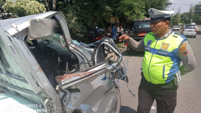 Kecelakaan Karambol Libatkan 5 Kendaraan di Jalan RE.Martadinata Semarang