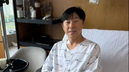 Lama Menghilang, Shin Tae-yong Bagikan Kondisinya Pascaoperasi: Wajah Pucat dan Lebih Kurus hingga Bekas Jahitan di Tubuhnya