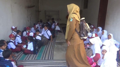 Gedung Sekolah Disegel Hak Waris, Ratusan Siswa SDN Tamberuh 2 Pamekasan Terlantar