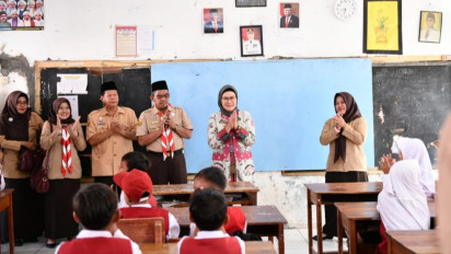 Hari Pertama Sekolah, Bupati Nina Agustina Sapa dan Berikan Semangat Kepada Siswa Indramayu
