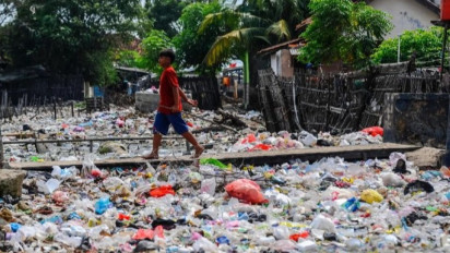 Menjijikan! Sungai Sepanjang 500 Meter di Serang Dipenuhi Tumpukan Sampah