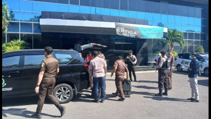 Kejari Bojonegoro Temukan Dua Alat Bukti Saat Geledah Dua Dealer UMC Surabaya Atas Dugaan Kasus Korupsi Mobil Siaga