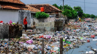 Wadidaw! Sungai Penuh Sampah, Pemkab Serang Berdalih Tak Miliki TPSA