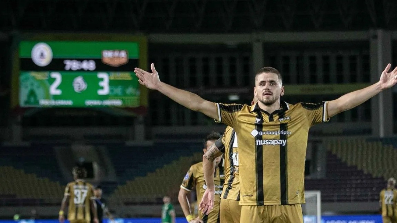 Gerak Agresif Persik di Bursa Transfer, Kini Resmi Gaet Bintang Timnas Asia Sebagai Legiun Asing Kelima Buat Liga 1 24/25
            - galeri foto