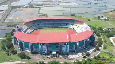 Media Vietnam Anggap Kondisi Stadion GBT Bisa Ganggu Konsentrasi Pemain, Venue Piala AFF U-19 Itu Letaknya Terlalu Dekat dengan…