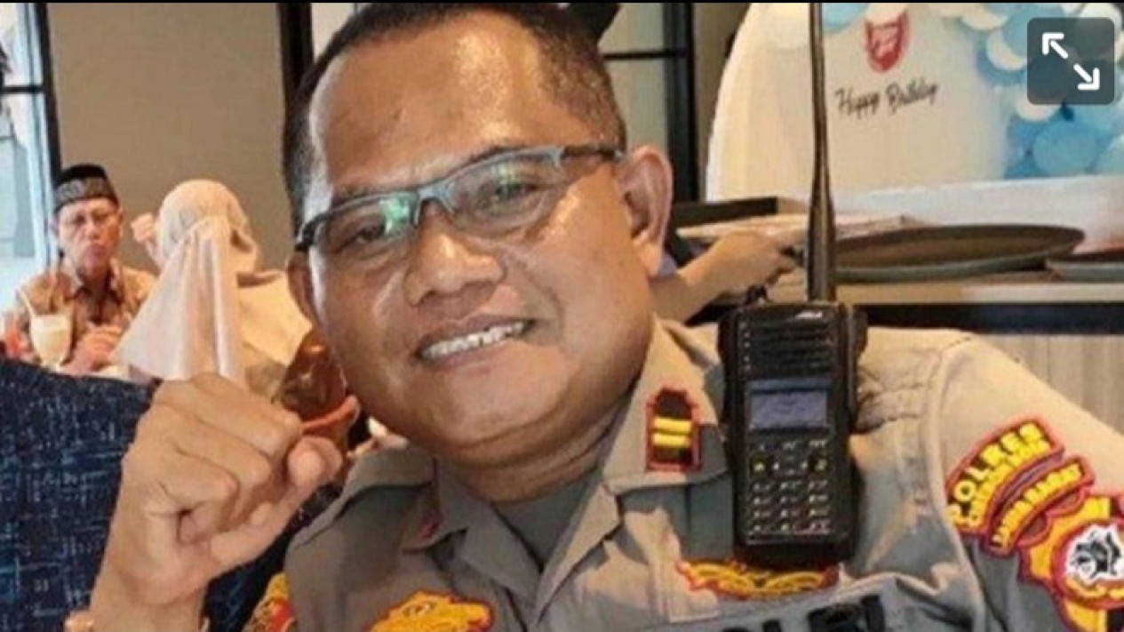 Tak Ada Ampun, Kuasa Hukum 6 Terpidana Kasus Pembunuhan Vina Cirebon Seret Pasren, Aep dan Iptu Rudiana ke Bareskrim Polri, Ini Buktinya
            - galeri foto