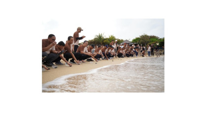 Finnet Perkuat Komitmen ESG Lewat Pelepasan Tukik di Pantai Nusa Dua Bali