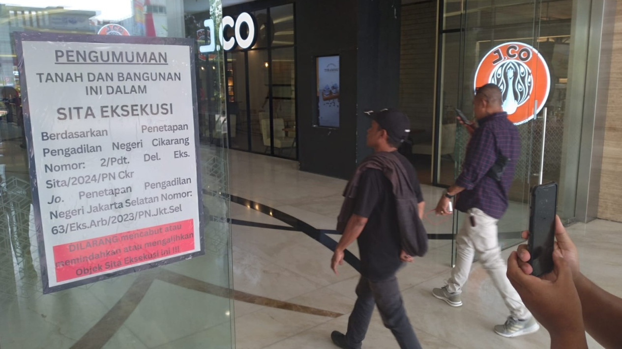 PN Cikarang Sita Eksekusi Chadstone Superblok dan Pollux Mall
            - galeri foto