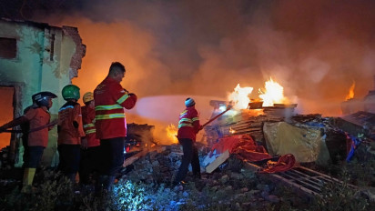 Bangunan di Kawasan Sub Denzibang 021/V Mojokerto Terbakar, Penyebab Kebakaran Belum Diketahui