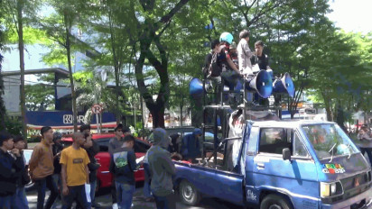 Dugaan Pungli di Sekolah Kembali Terjadi, Puluhan Mahasiswa Berunjuk Rasa di Depan SMPN 6 Makassar