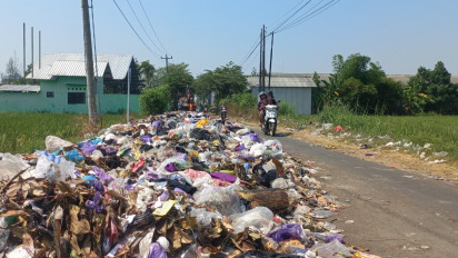 TPA Pesalakan Ditutup, Tumpukan Sampah Berserakan di Jalanan Pemalang Hingga Timbulkan Bau Busuk