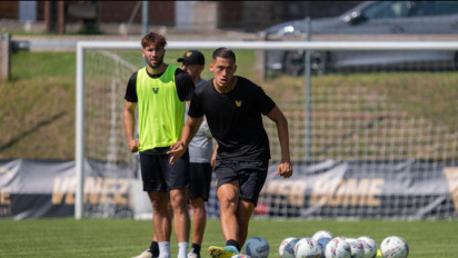 Kasihan Jay Idzes, Jadi Model Majalah Tapi Jersey Tanpa Appareal di Venezia