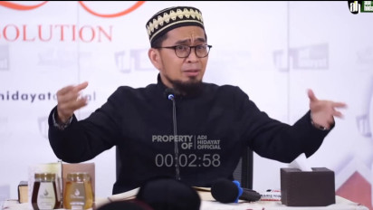 Ketika Hijab Jadi Penentu Karir, Lebih Baik Lepas atau Pertahankan? Ustaz Adi Hidayat Ingatkan Rezeki Sudah ...
