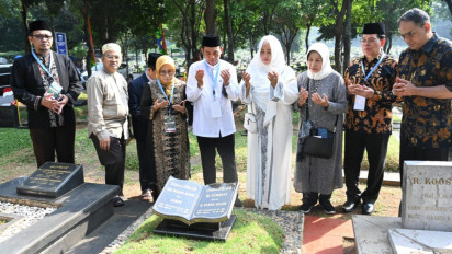 Sambut Milad ke-49, Jajaran Beri Doa ke Tiga Mendiang Mantan Ketum MUI saat Lakukan ini