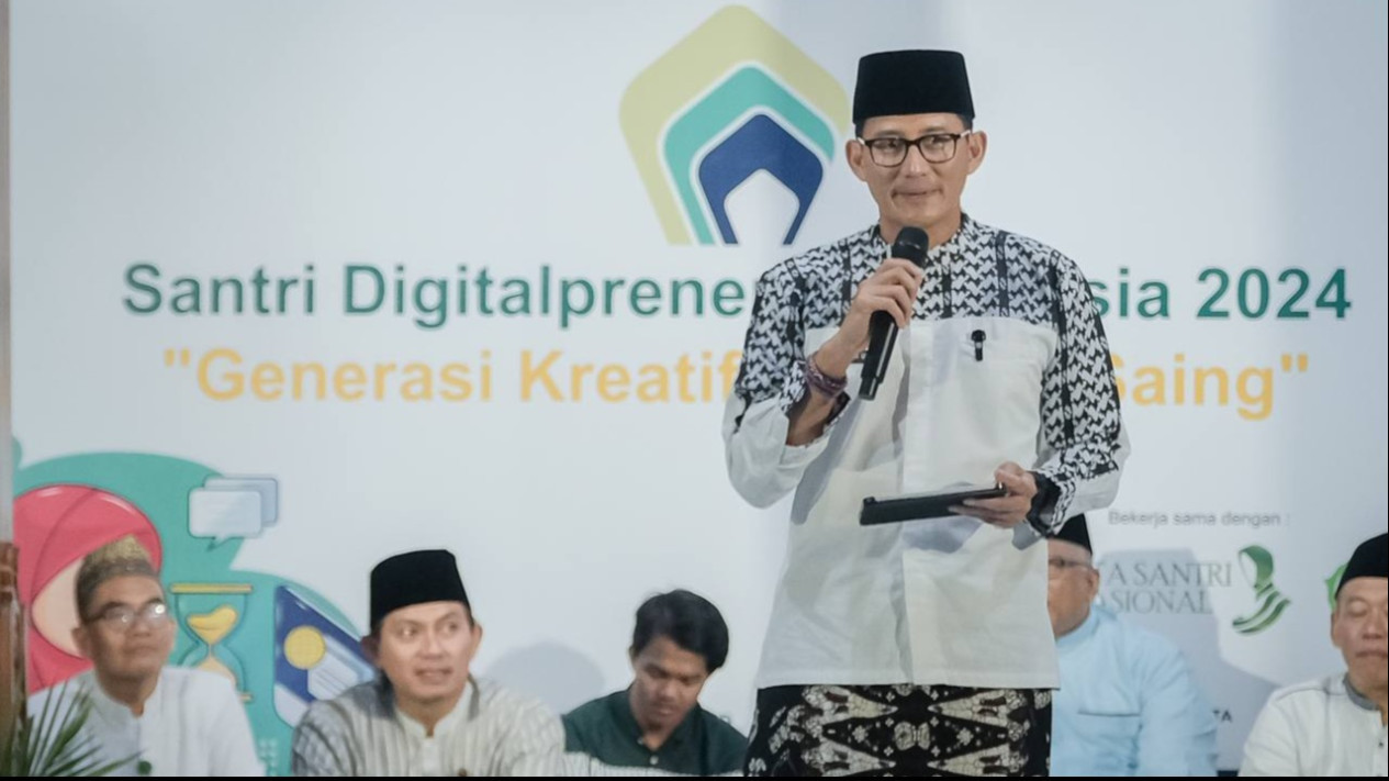 Manfaatkan Santri, Sandiaga Uno Blak-blakan Konten Inspiratif Harus Dihadirkan Melalui Saluran Digital
            - galeri foto