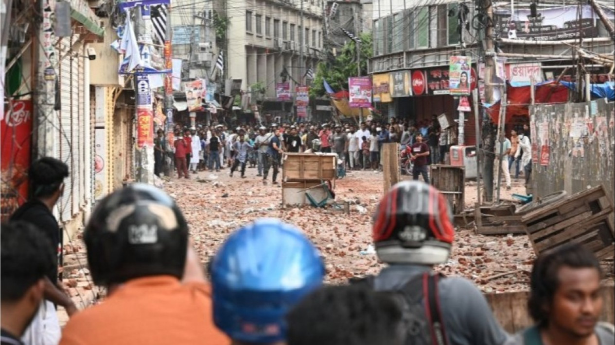 Kekerasan di Bangladesh Tewaskan Puluhan Warga Sipil Picu Kasus HAM, PBB Bergerak 'Ngotot' Minta Adanya Akuntabilitas dan Dialog
            - galeri foto