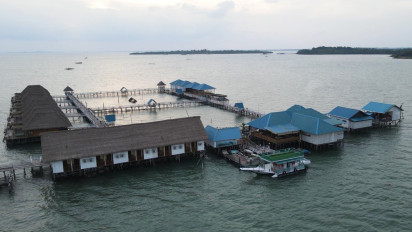 Menikmati Kenyamanan Kelong Pancing Madu Tiga, Destinasi yang Lagi Ngehits di Tanjungpinang