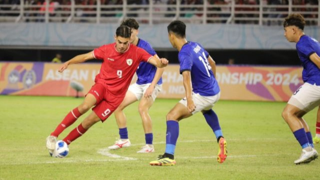 Dianggap Pemain Biasa Saja karena Gagal Cetak Gol di Laga Timnas Indonesia U-19 Vs Kamboja, Jens Raven Buat Pengakuan Jujur
            - galeri foto