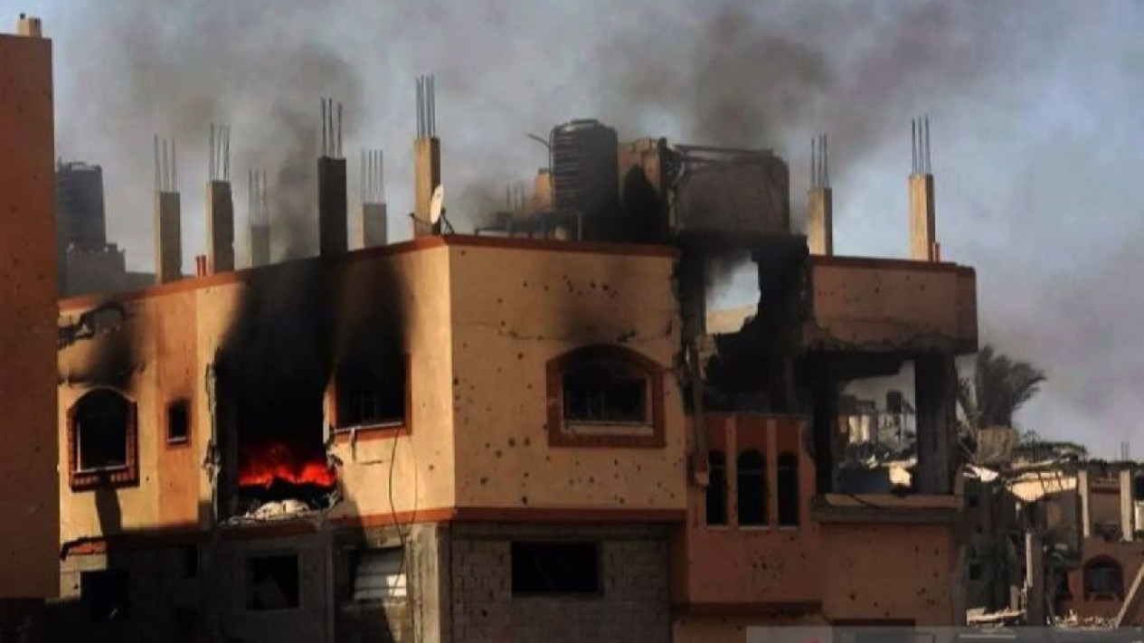 63 Kali Dalam Sepekan, Israel Gempur Kamp Pengungsi di Gaza Tengah
            - galeri foto