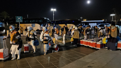 Berita Foto: Kepulangan Jemaah Haji Kloter Terakhir dari Tanah Suci