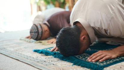 Allah Menyukai Orang yang Suka Membersihkan Diri, Tafsir Surah At Taubah Ayat 108