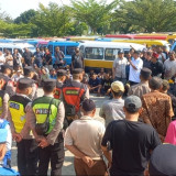Dianggap Hancurkan Mata Pencaharian, Ratusan Sopir Angkot di Tegal Demo Tolak Operasional Odong-odong
