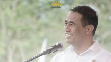 Pernah Lakoni Hidup Susah, Kini Andi Amran Sulaiman Donasikan Rp2 M untuk Beasiswa Yatim Piatu dan Fakir Miskin