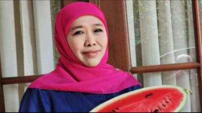 Cicit Syekh Abdul Qadir Jailani Beri Hadiah Kiswah, Khofifah: Saya Ingat Akhlak Mulia Beliau