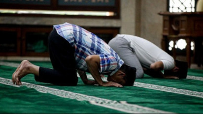 Terungkap Alasan Waktu Shalat Diterangkan di Al-Quran dengan Jelas, Ustaz Adi Hidayat Tegaskan itu Ada Peringatan...