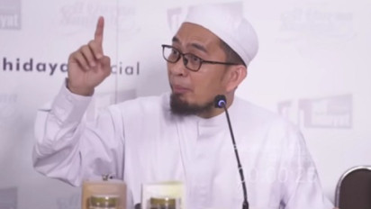 Siapa yang Ingin Hidupnya Ringan dan Mengalir Rezekinya? Ustaz Adi Hidayat Sarankan Baca Ayat Ini