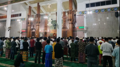 Hati-hati Meski Rajin Shalat Bisa Jadi Sia-sia dan Masuk Neraka, Kata Ustaz Adi Hidayat Kalau Lakukan Dosa yang ...