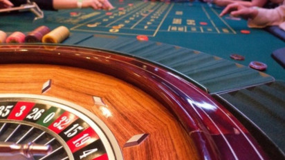 Judi Adalah Perbuatan Keji dan Termasuk Perbuatan Setan, Surah Al Maidah Ayat 90