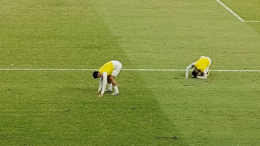 Dua Kiper Thailand Lakukan Selebrasi Tak Wajar untuk Rayakan Kelolosan ke Final Piala AFF U-19 2024, Pemain Australia Hampir Jadi Korban