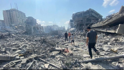 Sembilan Warga Gaza Harus Mengungsi, UNRWA: Penuh Sesak, Sanitasi Sangat Buruk, Tak Ada Tempat Aman Lagi