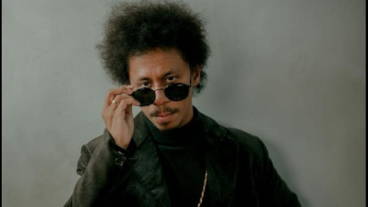 Lirik Lagu Raim Laode - Suasana Rumah, Lagu Penuh Makna Mendalam Setelah Kepergian Sang Ayah 