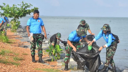 Peduli Masyarakat dan Kebersihan di Hari Bakti TNI AU Ke-77, Lanud RHF Tanjungpinang Lakukan Ini