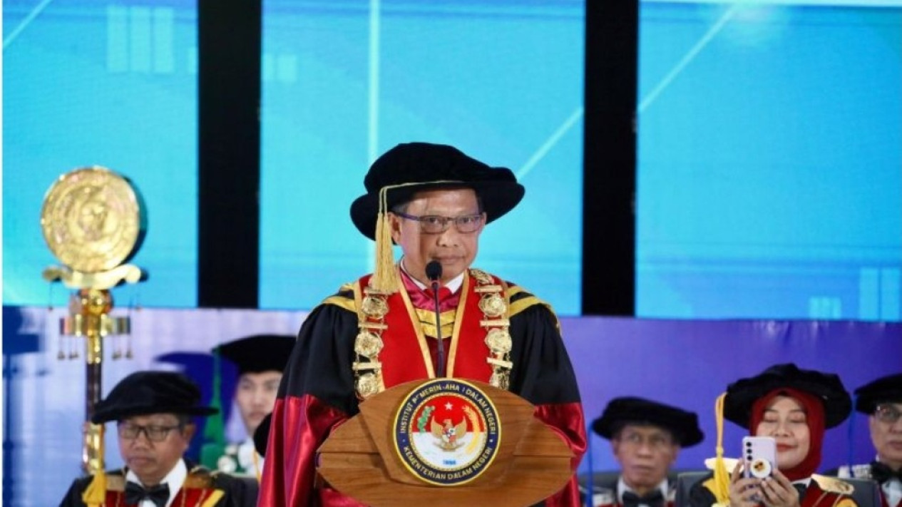 Peringatan Tegas Mendagri Tito Karnavian ke Lulusan IPDN: Adik-adik Harus Menjadi Profesi Birokrat Pemerintahan!
            - galeri foto