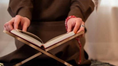 Meski Mata Lima Watt Mohon Paksakan Baca Surah Al Mulk, Ustaz Adi Hidayat: Allah Jaga Jasad Kita saat di Alam Kubur