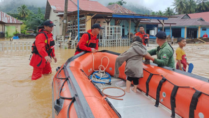 Banjir di Konawe Utara,  Sejumlah Balita yang Terjebak Dievakuasi
