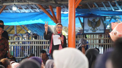 Bupati Nina Agustina Jadi Bupati Pertama yang Hadiri Acara Unjungan Buyut Ireng