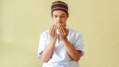 Doa Mohon Kesembuhan dari Penyakit yang Dipanjatkan Nabi Ayyub As, Surah Anbiya Ayat 83