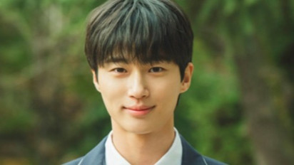 Tak Ada Perubahan, Foto Byeon Woo Seok Masa SMA Ini Jadi Viral